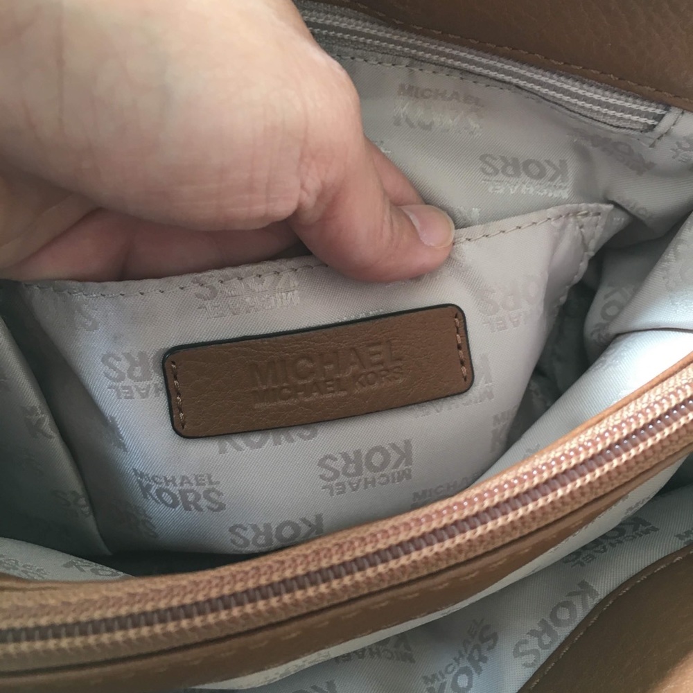 Michael Kors 2 Way Satchel - Picture 2 of 4